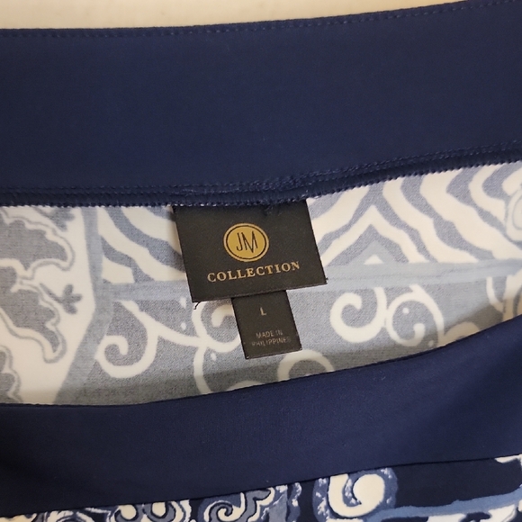 Navy and White Patterned Blouse Cut out Shoulders JM Collection - Picture 8 of 10